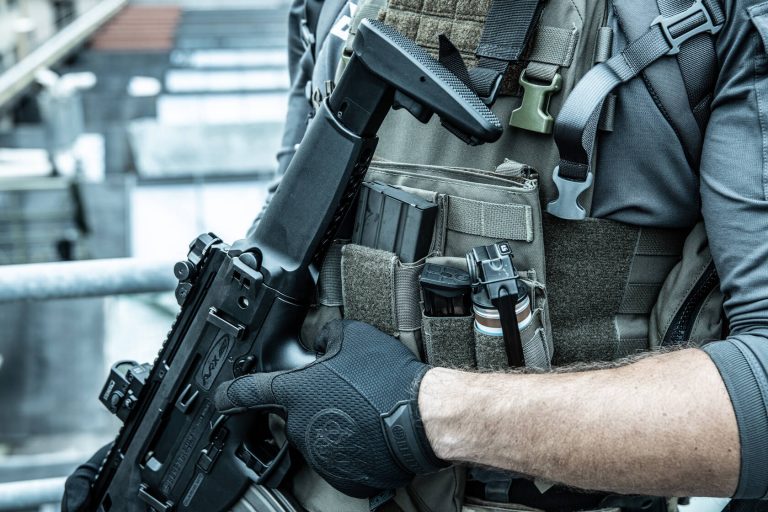 Tactical Tech SWAT TACTICAL GEAR: A COMPREHENSIVE GUIDE - Beretta Corporate